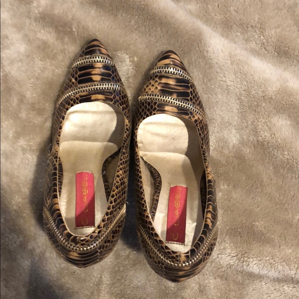 Elegant Brown and Tan Women's Shoes with Gold Zipper Detail